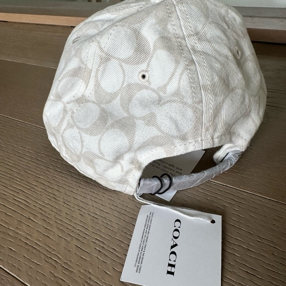 NEW - Coach - Womans Hat - Picture 3 of 5